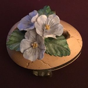 FLORAL TOPPED CRACKED EGG HINGED BOX